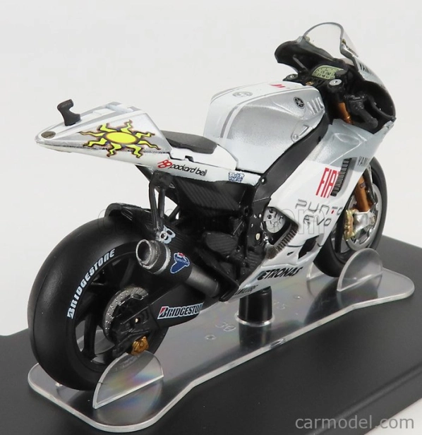 Edicola Yamaha Yzr M1 N 46 Majster sveta Estoril Motogp 2009 Valentino Rossi 1:18 bielo strieborná