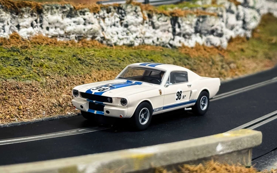 Autíčka GT SCALEXTRIC C4619A - Ken Miles Triple Pack (1:32)