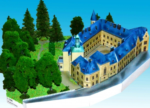 Zámok Vlašský dvor Kutná Hora - papierový model 1:350