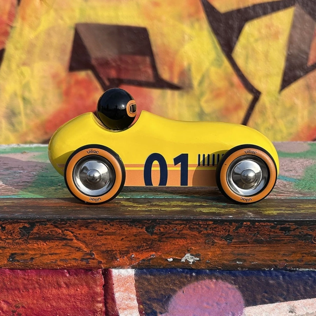 Vilac Dřevěné auto Old Sport Compet žluté