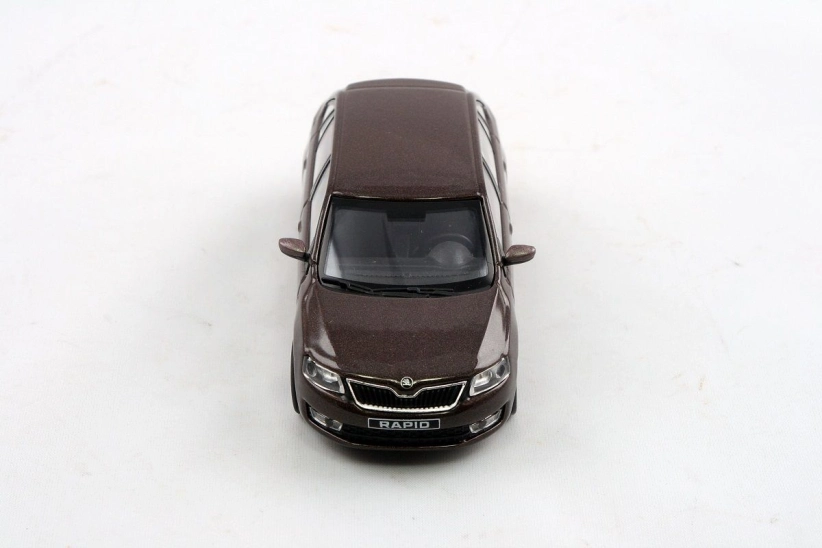 Abrex Škoda Rapid Spaceback (2013) 1:43 - Hnědá Topaz Metalíza