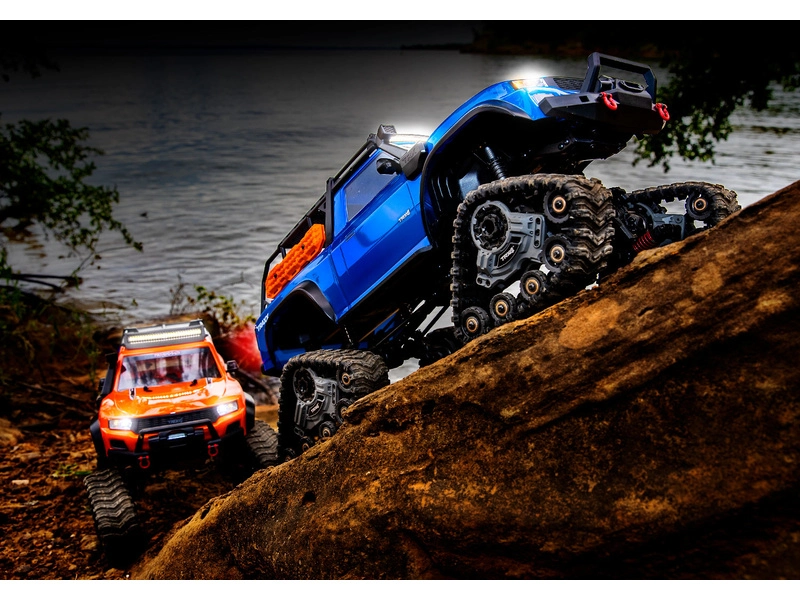 RC auto Traxxas TRX-4 Traxx 1:10, modrá