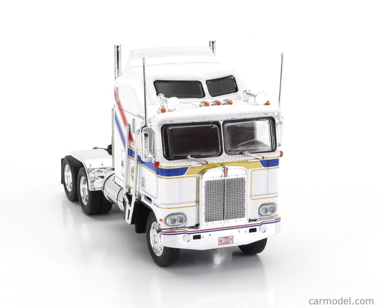 Ixo-models Kenworth K100 Aerodyne Tractor Truck 3-assi 1976 1:64 Bílá