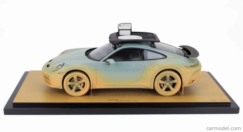 Spark-model Porsche 911 992 Dakar N 00 Ahead Coupe 2024 - Con Vetrina - S vitrínou 1:18 Zelený odtieň