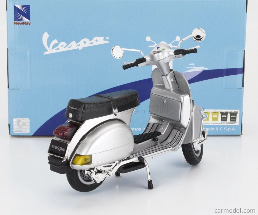 Newray Piaggio Vespa P200e 1978 1:12, stříbrná