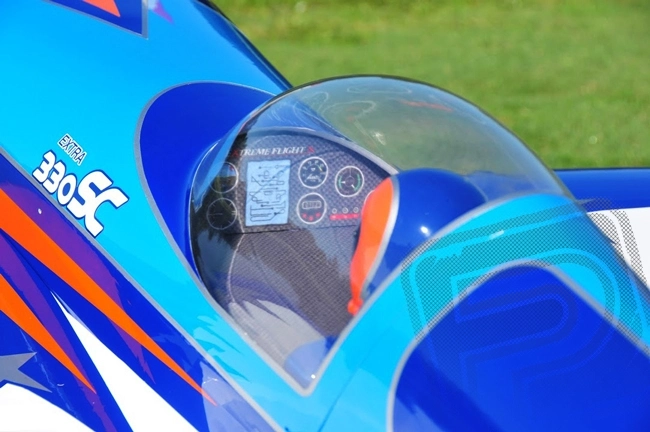 95" Extra 330S – modrá/biela 2,41 m