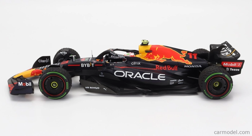 Minichamps Red bull F1 Rb18 Team Oracle Red Bull Racing N 11 1:18, tmavě modrá