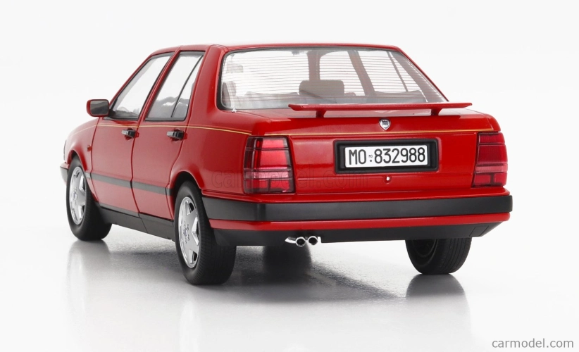 Mitica-diecast Lancia Thema 8.32 Ferrari 2s 1988 - s otvoreným zadným krídlom 1:18 Ferrari Red