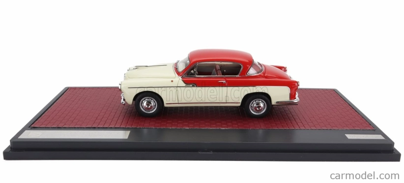 Matrix modely v mierke Alfa romeo 1900 Super Boano Primavera 1955 1:43 Biela červená