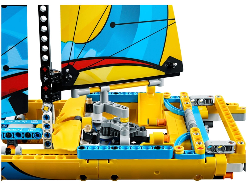 LEGO Technic - Závodná jachta