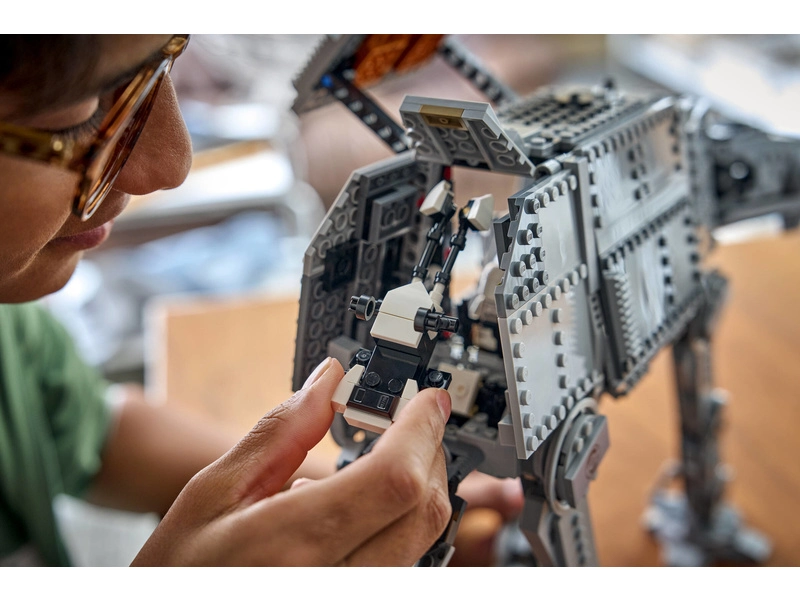 LEGO Star Wars - AT-AT™ s a INT-4 z Imperiálního zůstatku