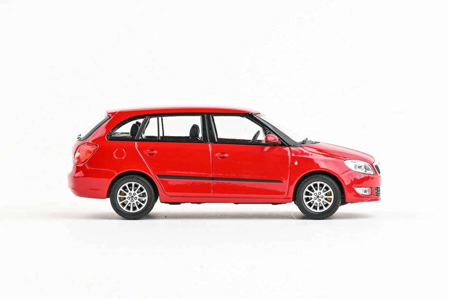 Abrex Škoda Fabia II FL Combi (2013) 1:43 - Červená Corrida