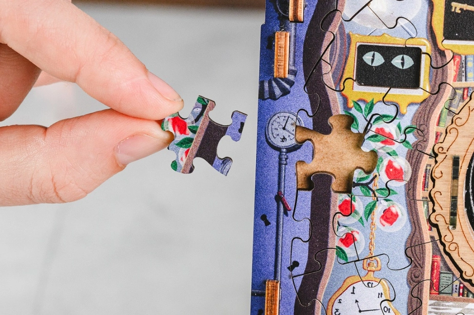 iDventure Hlavolam puzzle a úniková hra Alenčina tajemná schránka