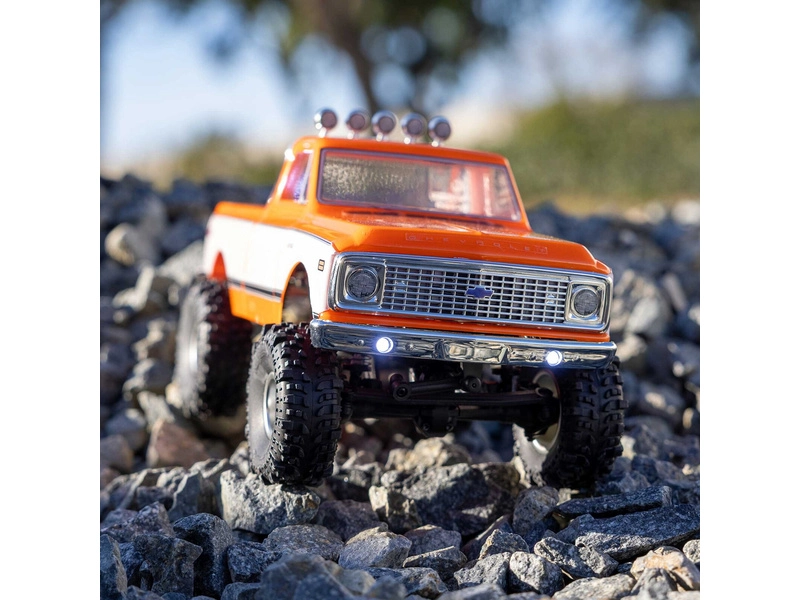 Axial SCX24 Chevrolet C10 1971 1:24 4WD RTR oranžový