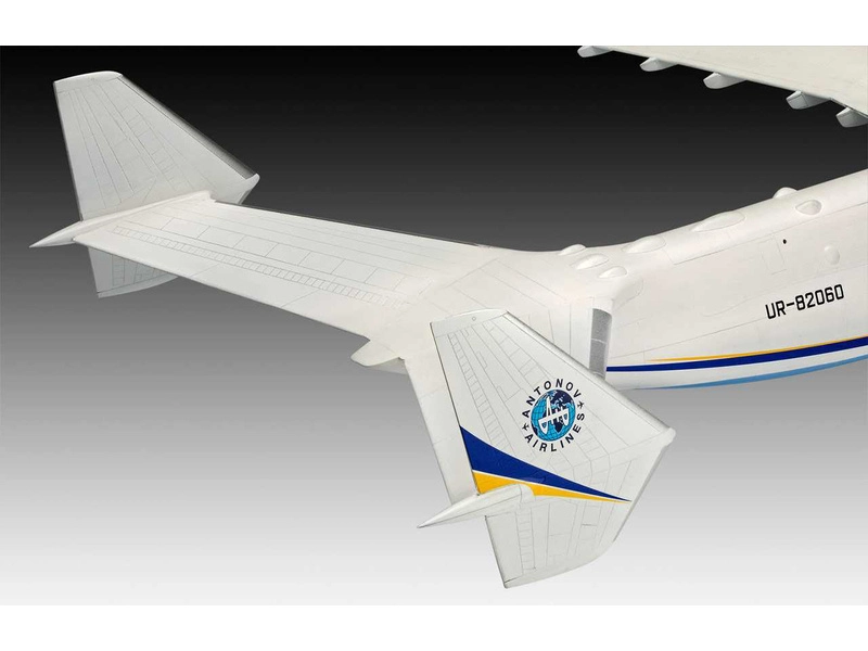 Revell Antonov An-225 Mrija (1:144)
