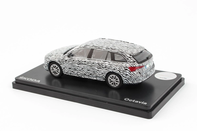 Abrex Škoda Octavia IV Combi (2020) 1:43 - Maskovaný Prototyp