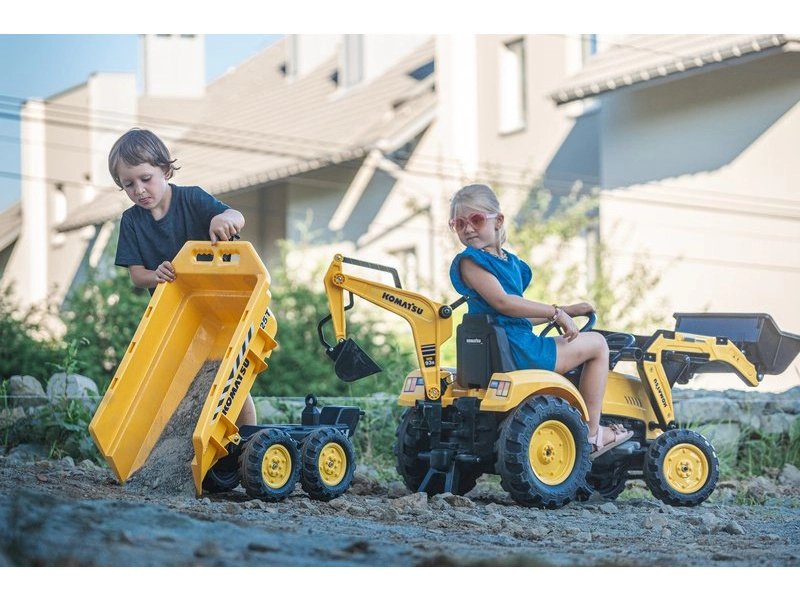 FALK – Šliapací traktor Komatsu s bagrom a maxi vlečkou