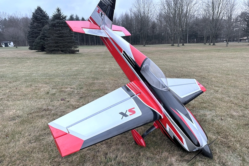 RC letadlo 103" Extra SX ARF 2,61m, červená