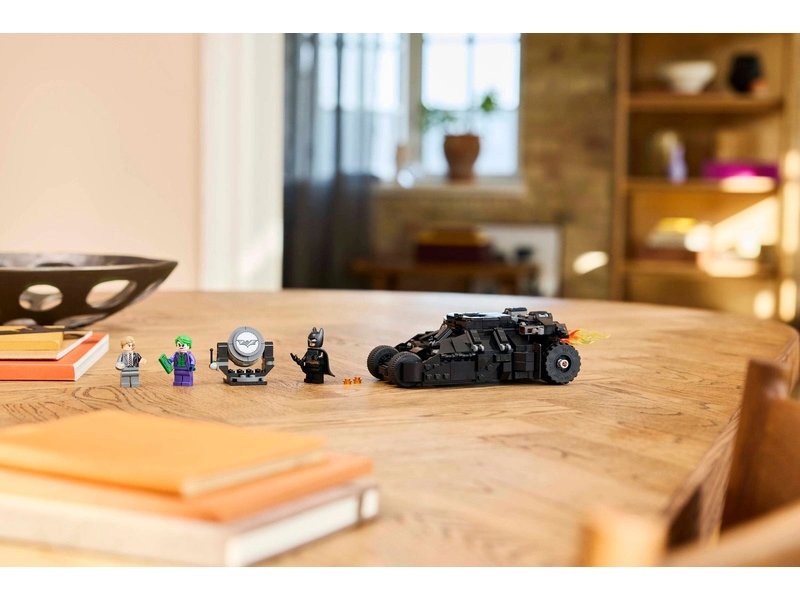LEGO DC Batman – Batman™ Tumbler vs. Two-Face™ a Joker™