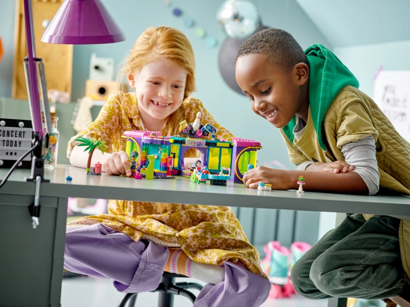 LEGO Friends - Diskotéka na kolieskových korčuliach