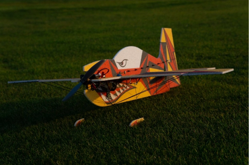 Akrobatický model EXTRA 300, 800 mm stavebnica