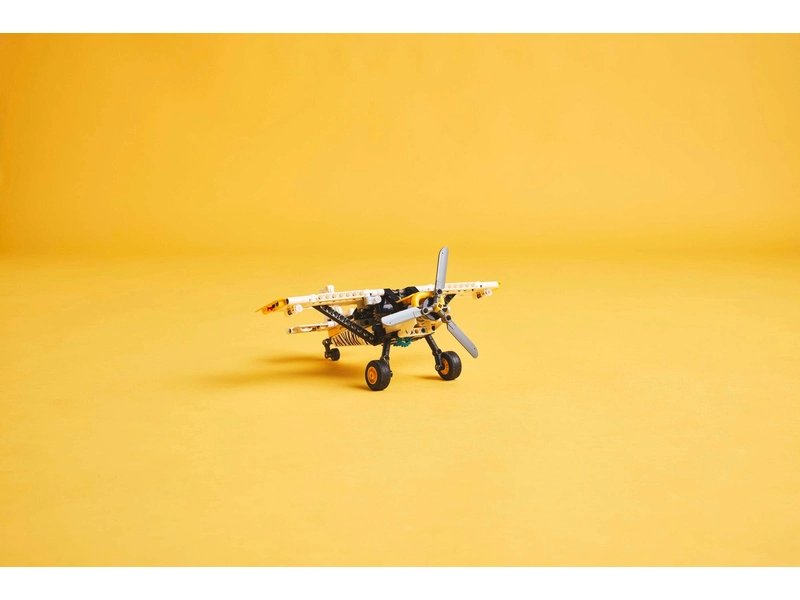 LEGO Technic – Lietadlo do vzdialených oblastí