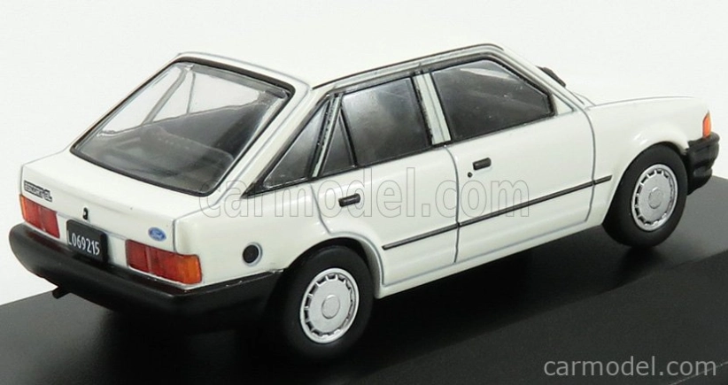 Edicola Ford england Escort Gl 1988 1:43 Bílá