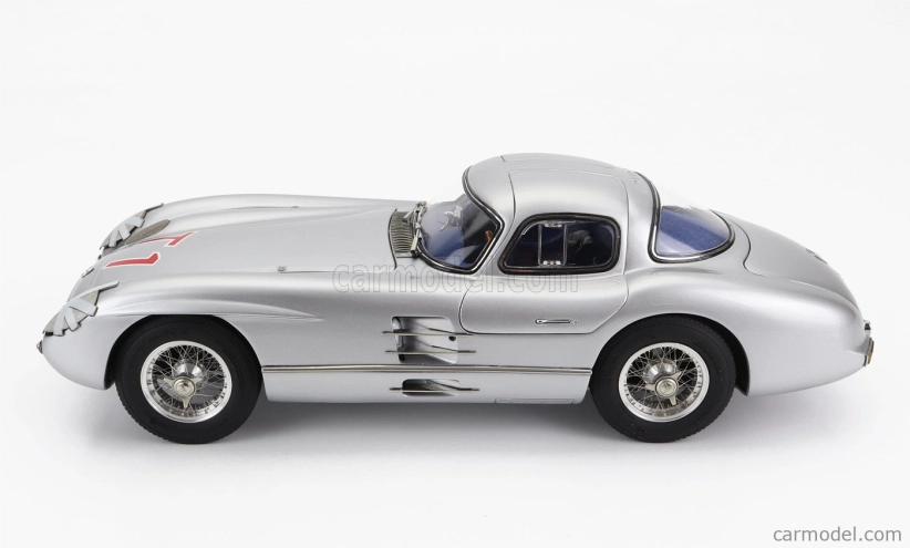 Cmc Mercedes Benz 300 Slr Coupe N T1 Rac Tourist Trophy 1955 1:18 Strieborná