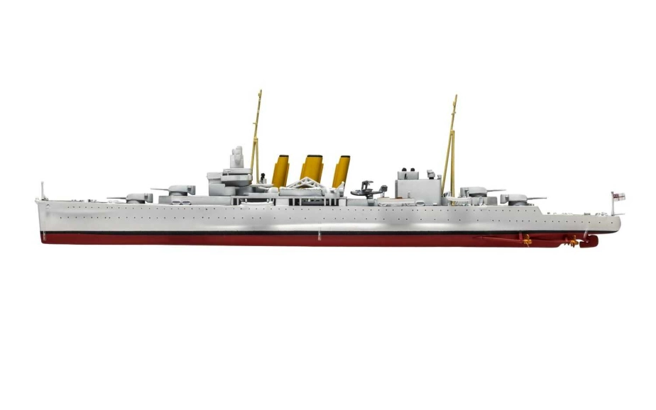Classic Kit VINTAGE loď A03203V - HMS Suffolk (1:600)