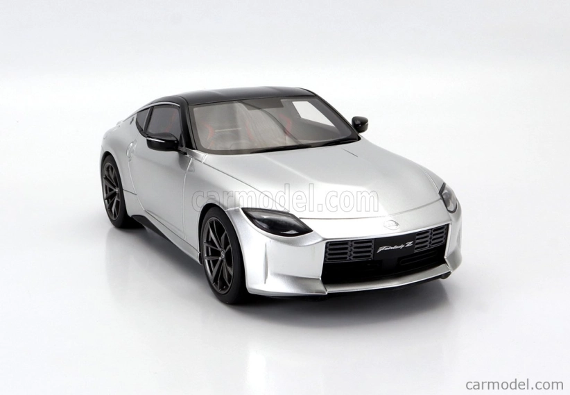 Kyosho Nissan Fairlady Z Coupe 2023 1:18 Silver