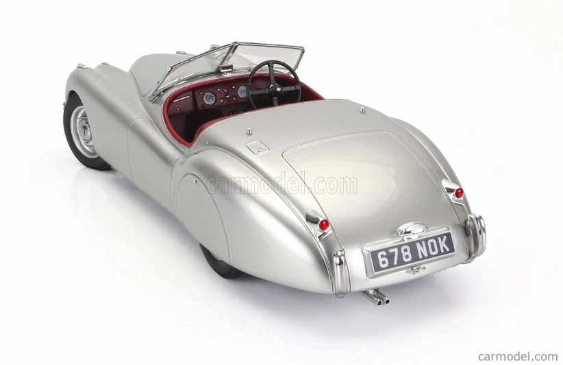 Modely Jaguar Xk120 Ots Spider Cabriolet Open 1948 1:18 Strieborná