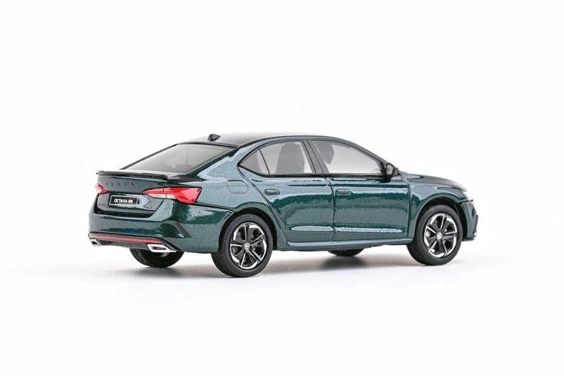 Abrex Škoda Octavia IV RS (2020) 1:43 - zelená Highland metalíza