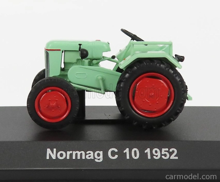 Edicola Normag C10 Tractor 1952 - Con Vetrina - S vitrínou 1:43 Veľmi svetlá zelená