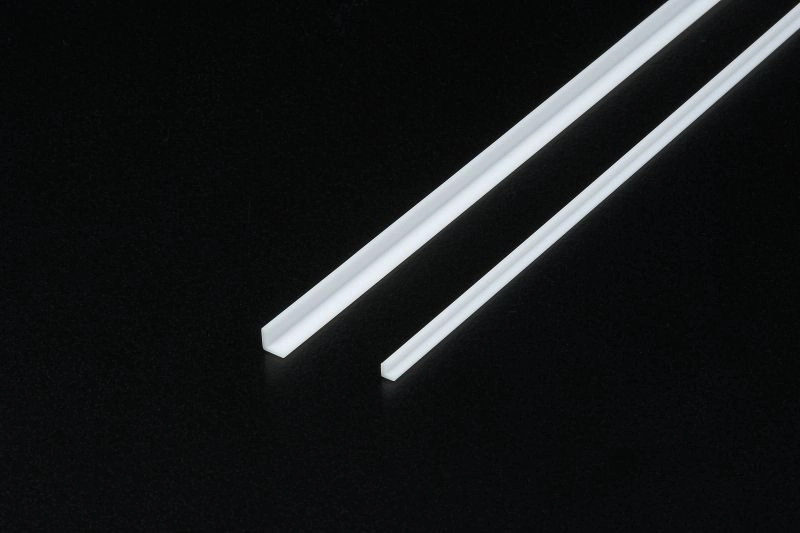 108/70200 Profil Plast 5 mm "L", 40cm, 5ks