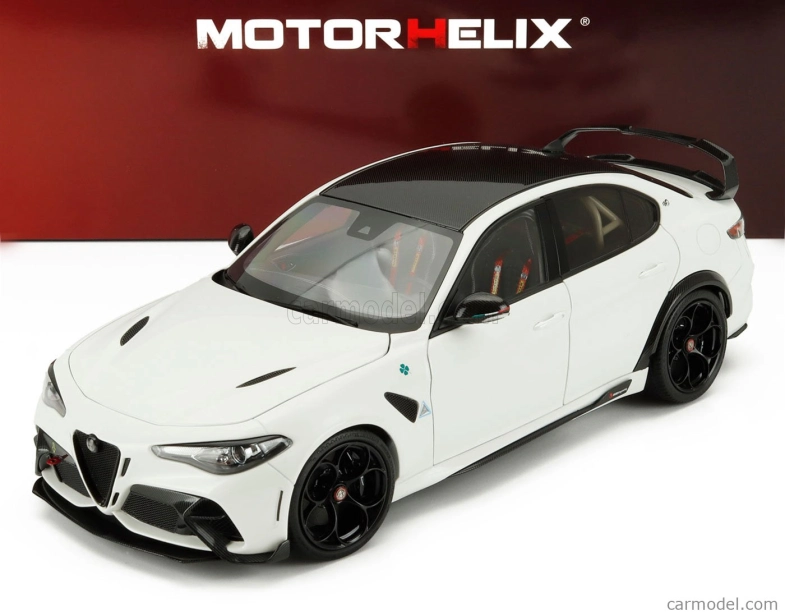 Motorhelix Alfa romeo Giulia Gtam With Engine And Accessories 2021 1:18 Bílá