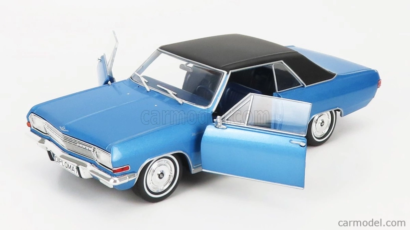 Whitebox Opel Diplomat A V8 Coupe 1965 1:24 Světle Modrá Černá