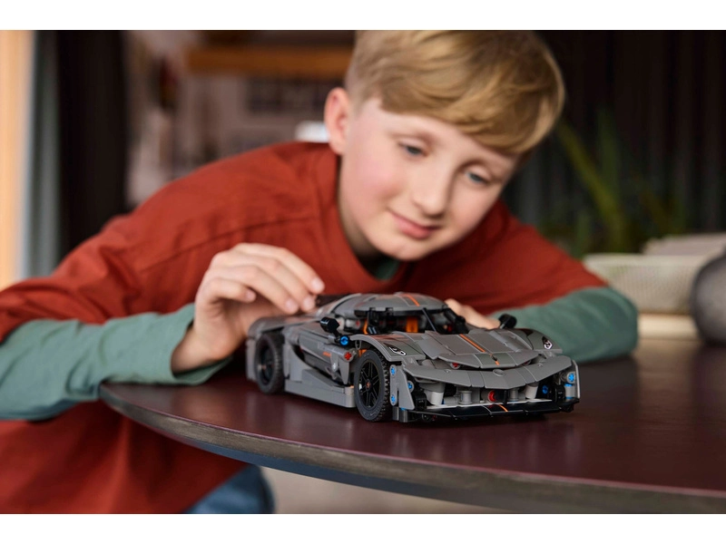 LEGO Technic - Sivý hypercar Koenigsegg Jesko Absolut