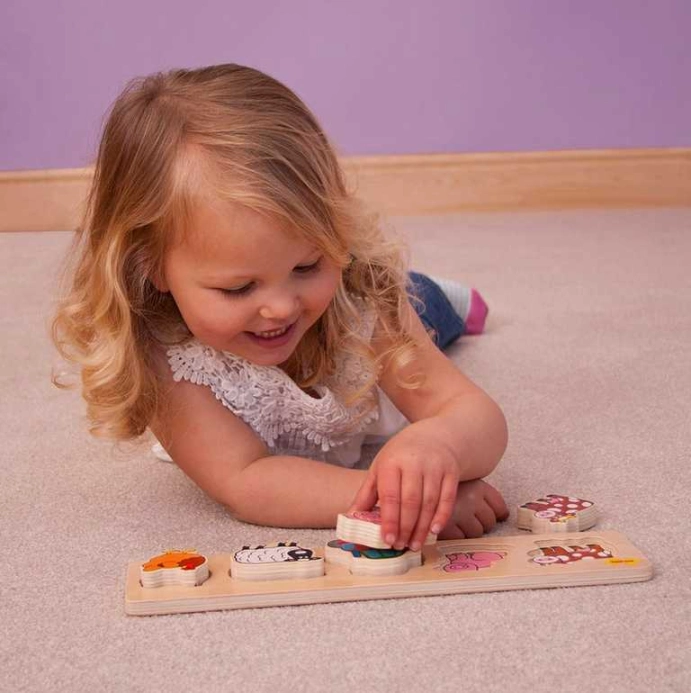Bigjigs Detské drevené vkladacie puzzle Farma