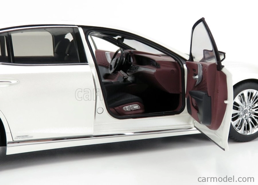 Autoart Lexus Ls500h 2018 1:18 Bílá Perla