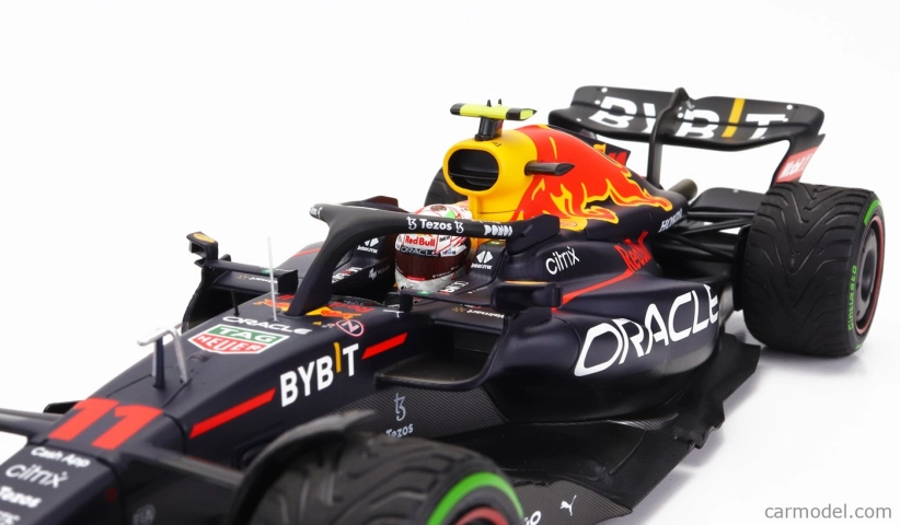 Minichamps Red bull F1 Rb18 Team Oracle Red Bull Racing N 11 1:18, tmavě modrá