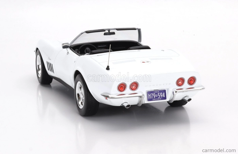 Norev Chevrolet Corvette Cabrio 1969 1:18 biely