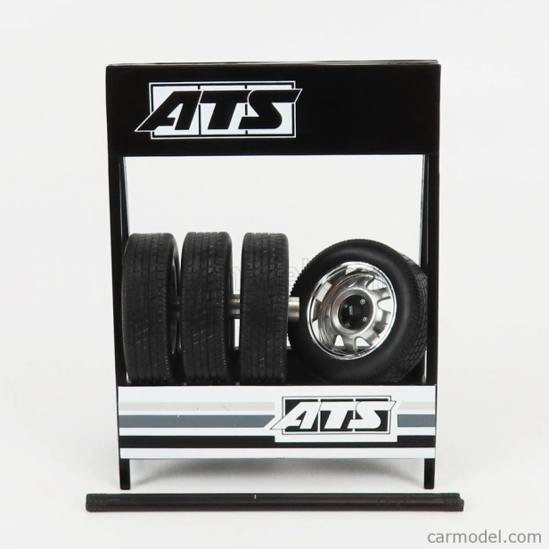 Ixo-models Accessories Kovový stojan se čtyřmi pneu Ats 1:18, černá