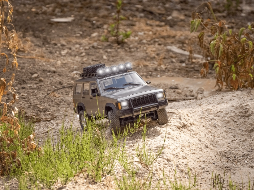 RC auto SUV Legend 4×4 1:12 4WD, strieborné