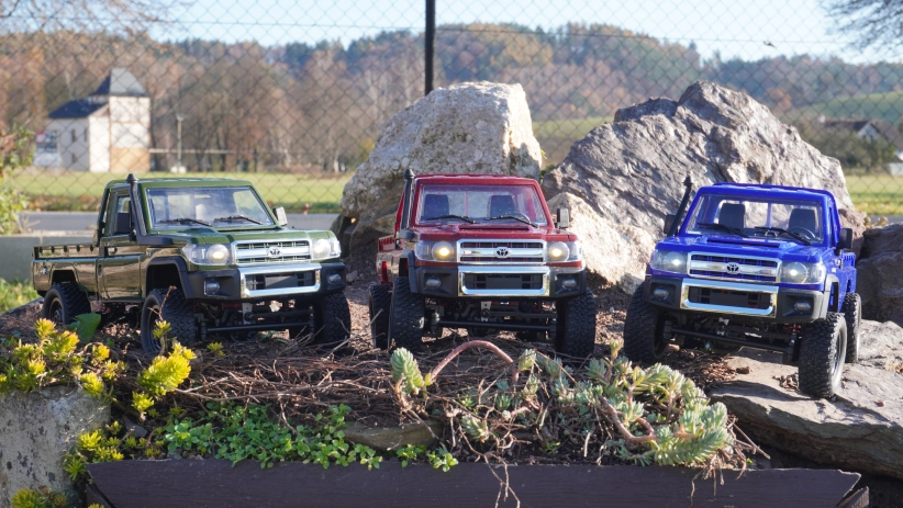 RC auto Land Cruiser Toyota, červená