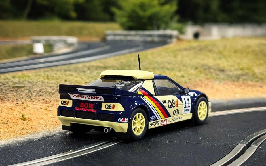 Autíčko Rally SCALEXTRIC C4667 - Ford RS200 Pat Doran (1:32)