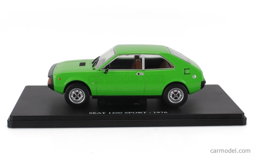 Edicola Seat 1200 Sport 1976 - Con Vetrina - S vitrínou 1:24 zelená