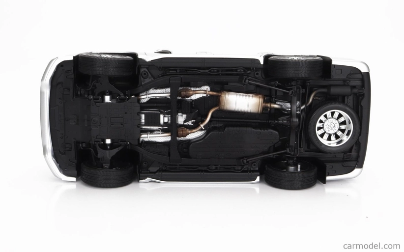 LCD model Lexus Lx570 2022 1:18 strieborný