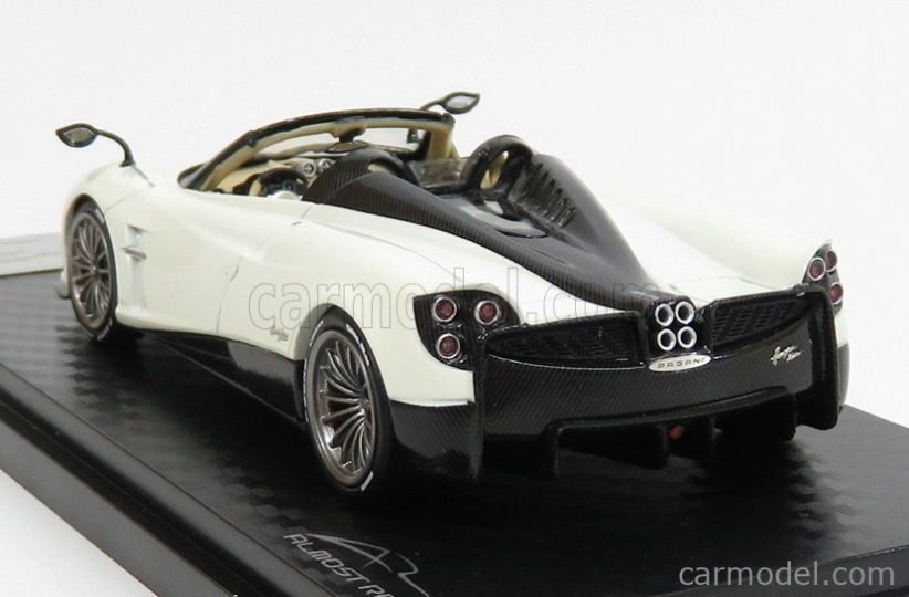 Almost-real Pagani Huayra Roadster 2017 1:43 Bílá