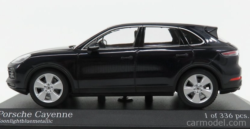 Minichamps Porsche Cayenne 2017 1:43 Blue Met