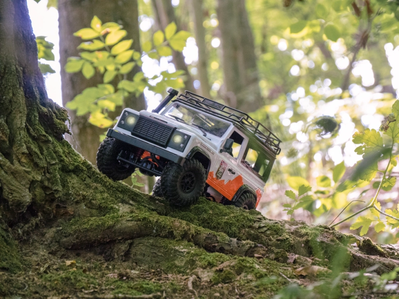 RC auto Land Rover Trail V2 1/12 RTR 4WD, bílá